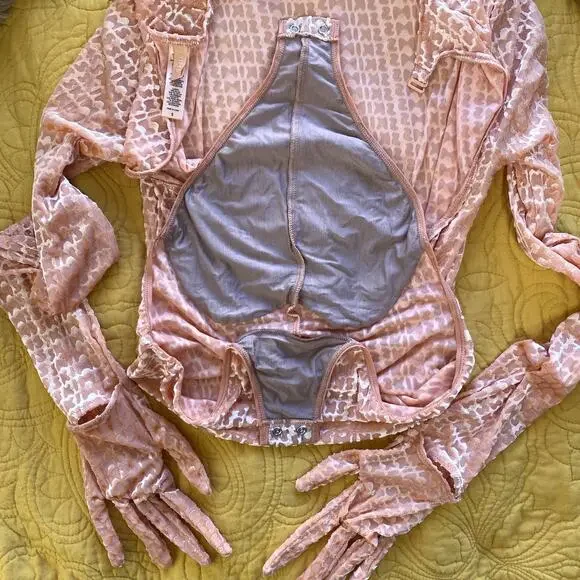 Skims Velvet Glove Bodysuit in Peach Orange Pink Open Back Gloved Cheeky Catsuit - Picture 5 of 8